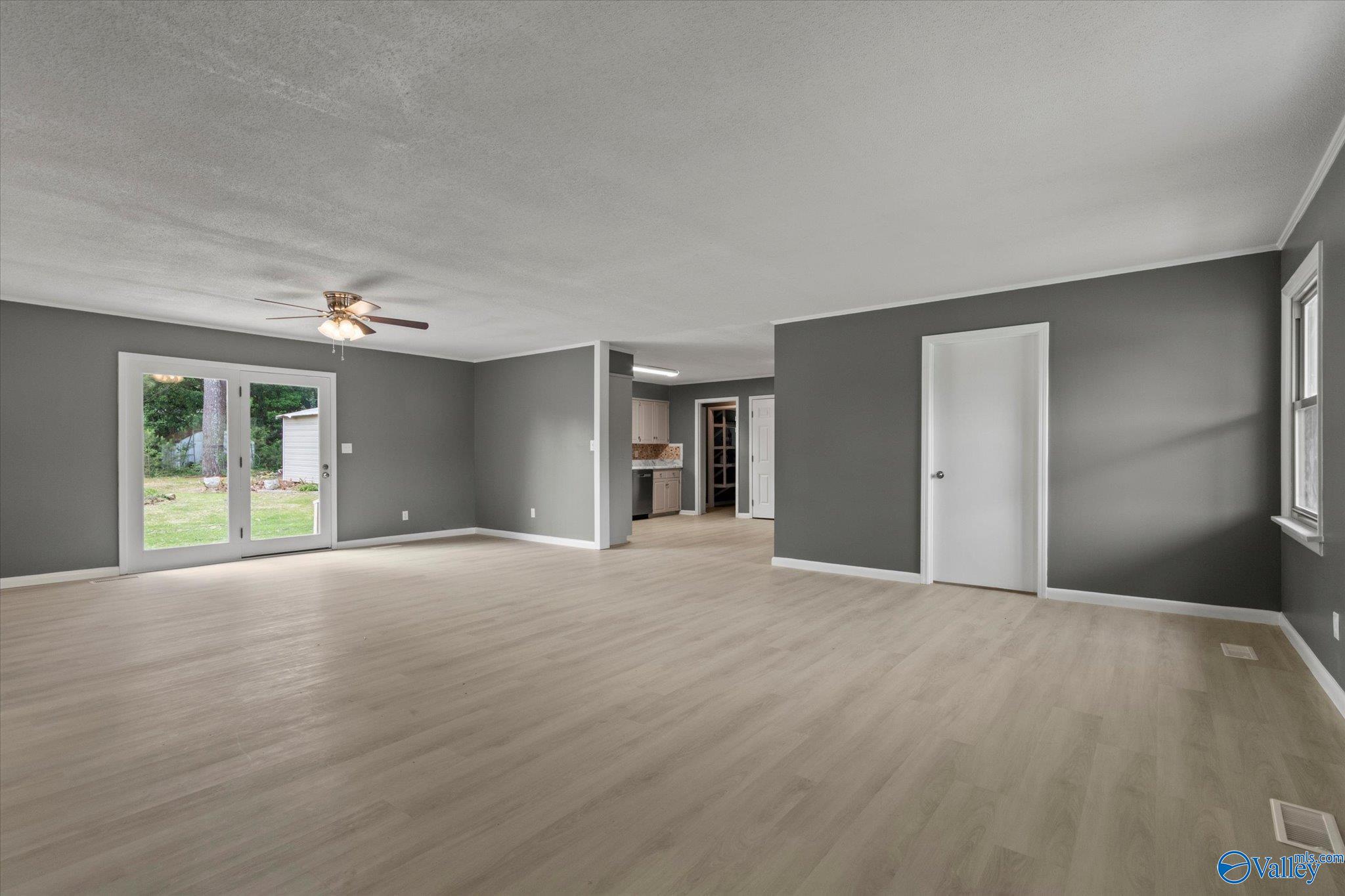 409 Peach Avenue, Albertville, Alabama image 10