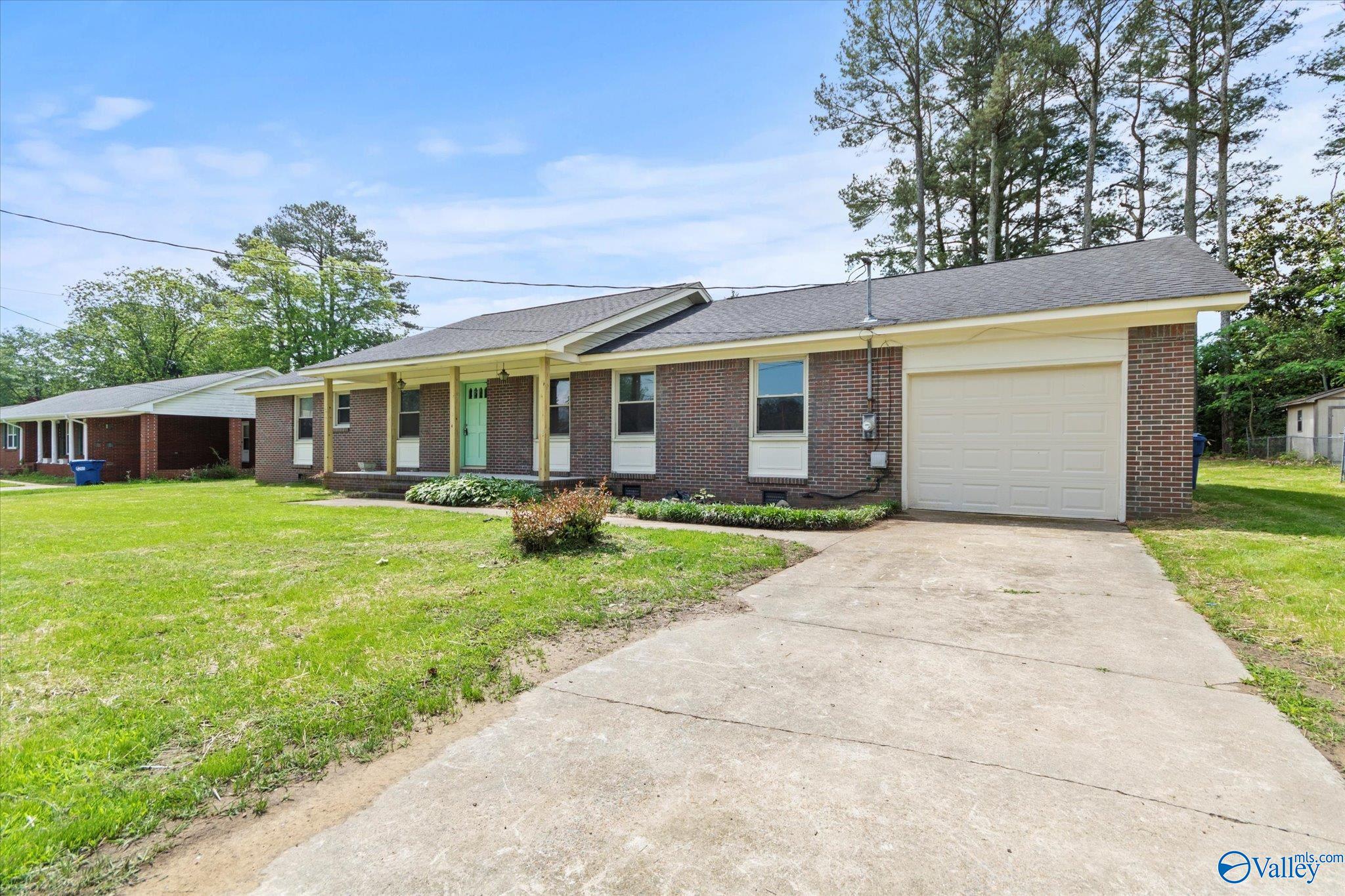 409 Peach Avenue, Albertville, Alabama image 33