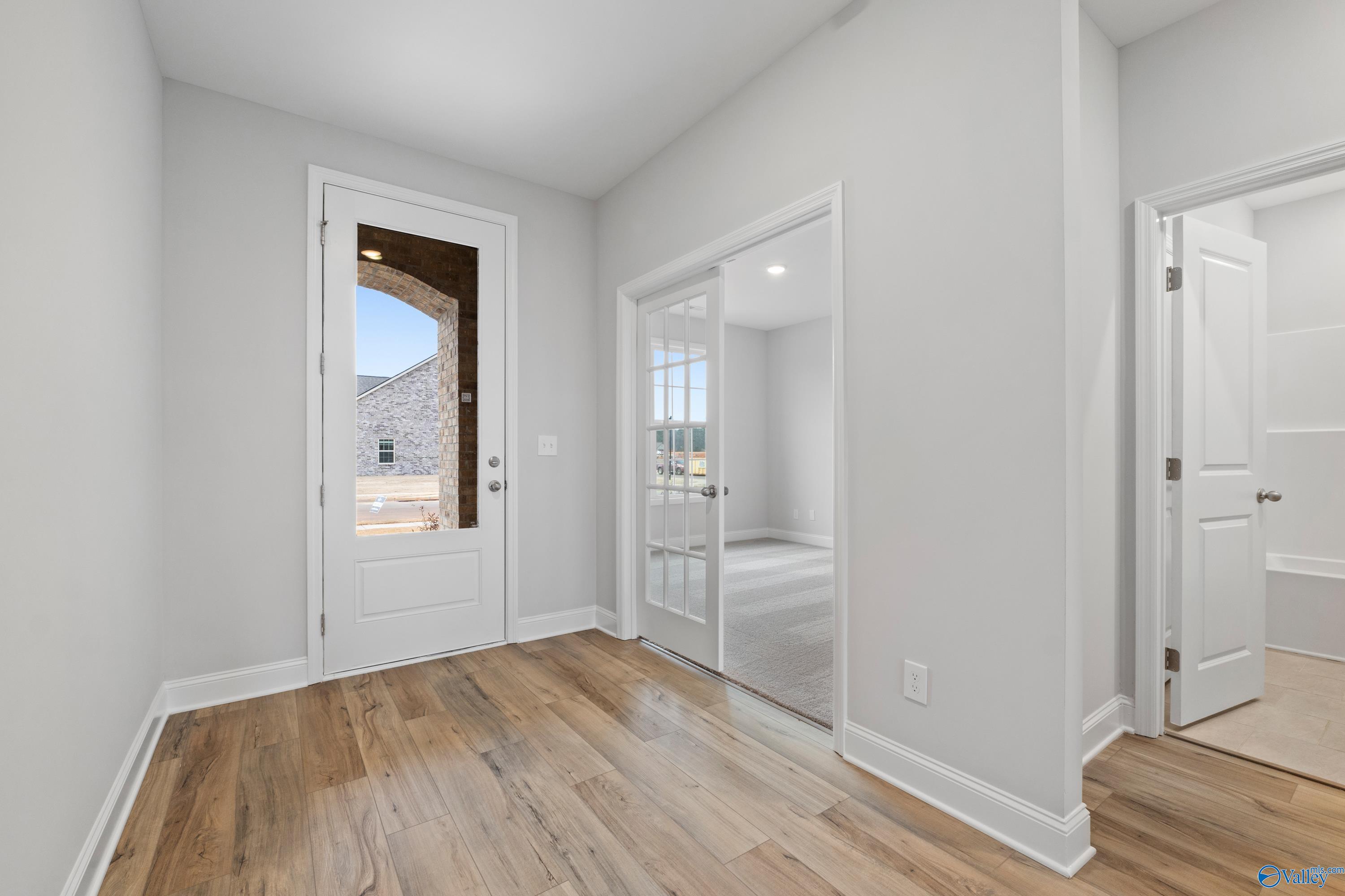 105 Cowdray Circle, Toney, Alabama image 2