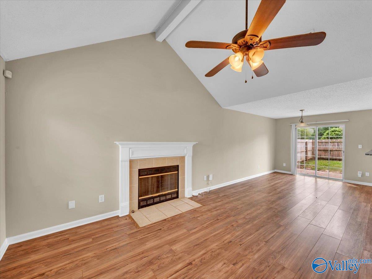 101 NW Sugar Bluff Lane