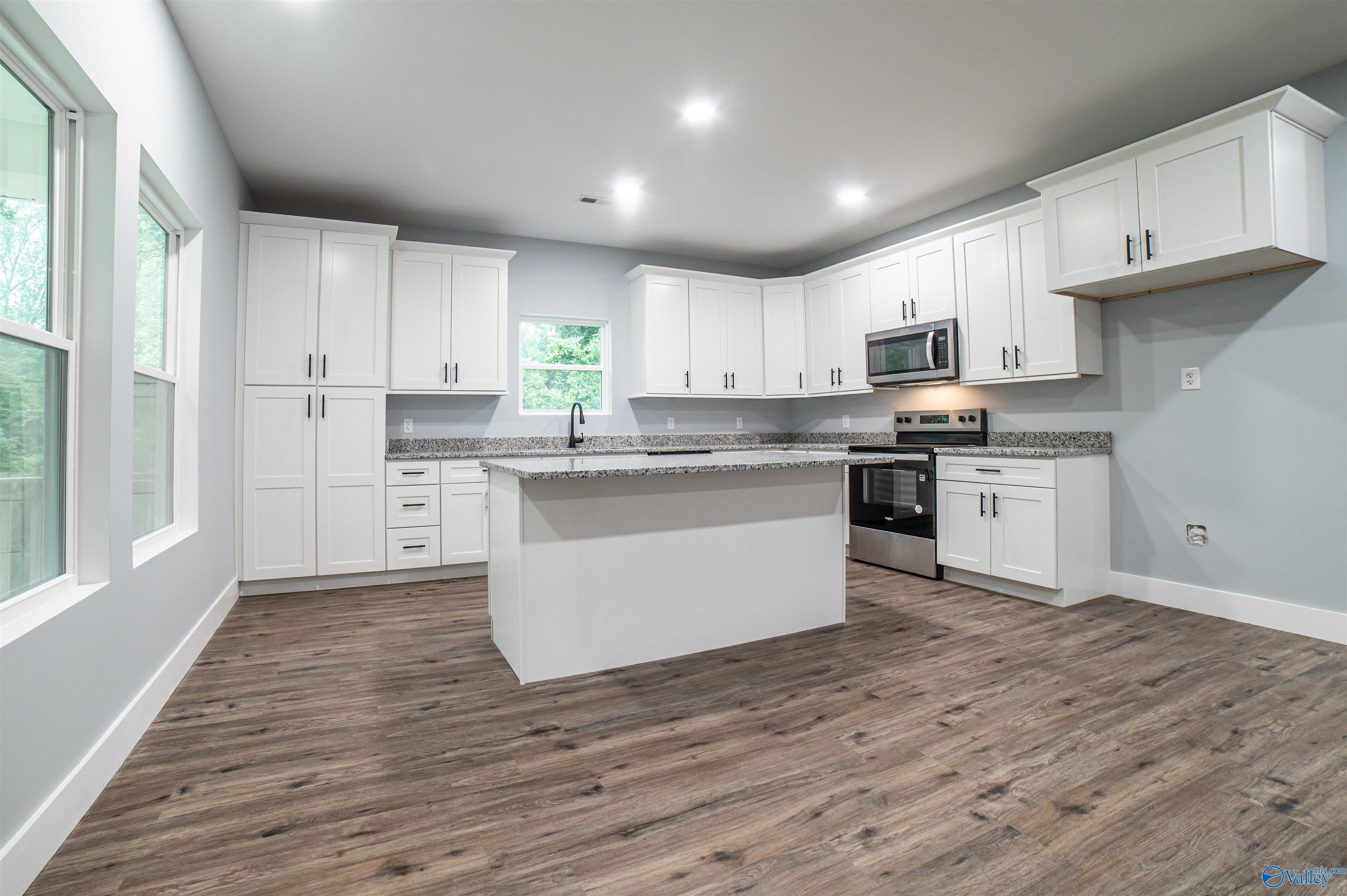 476 NE 2nd Street, Arab, Alabama image 3