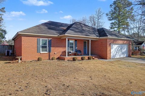 Photo of 1115 SW Maplewood Drive, Hartselle, AL 35640 (MLS # 21909407)