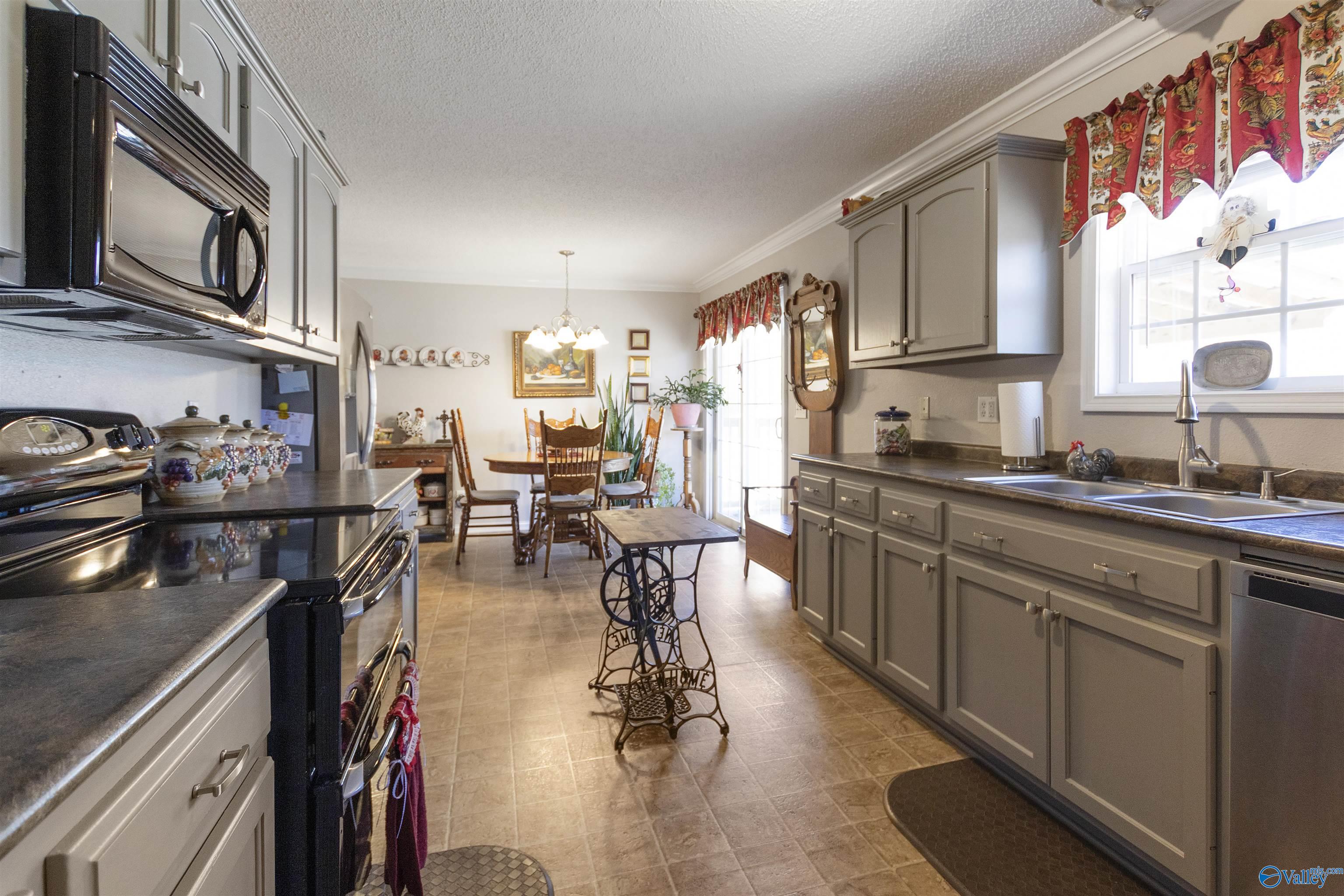 133 Mary Jo Isom Lane, Arab, Alabama image 12