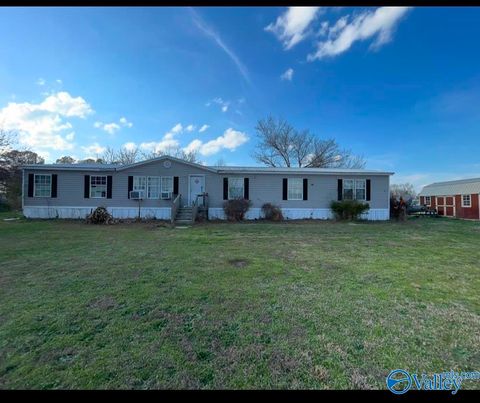 Mobile Home For Sale - 701 Cemetary Road<br/> Cullman County, Holly Pond, AL 35803