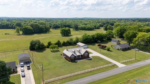 Homes For Sale - 106 Stephenson Road<br/> Hartselle, AL 35640
