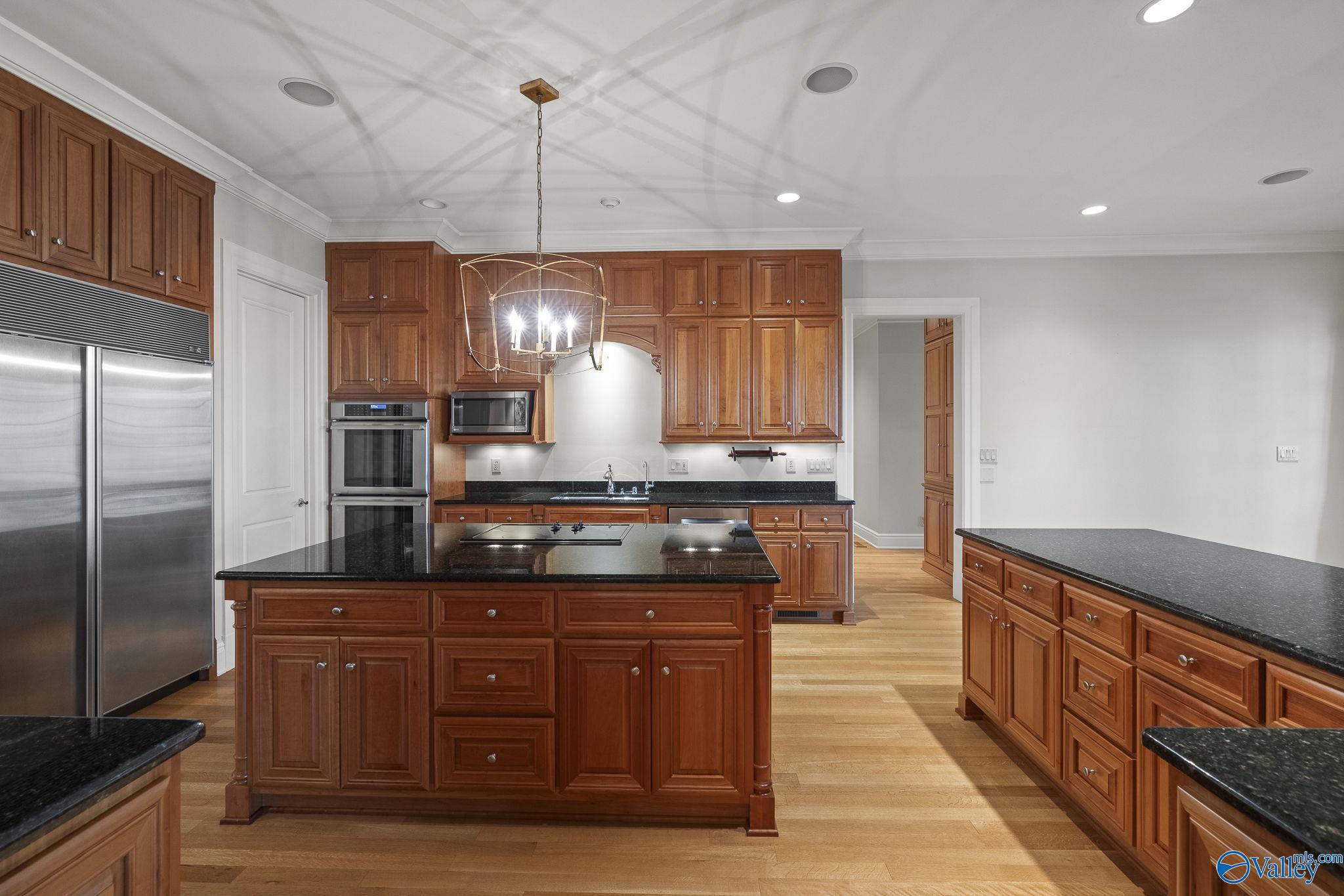 Huntsville, Alabama 35801, United States, 7 Bedrooms Bedrooms, ,6 BathroomsBathrooms,Residential,Active,188524