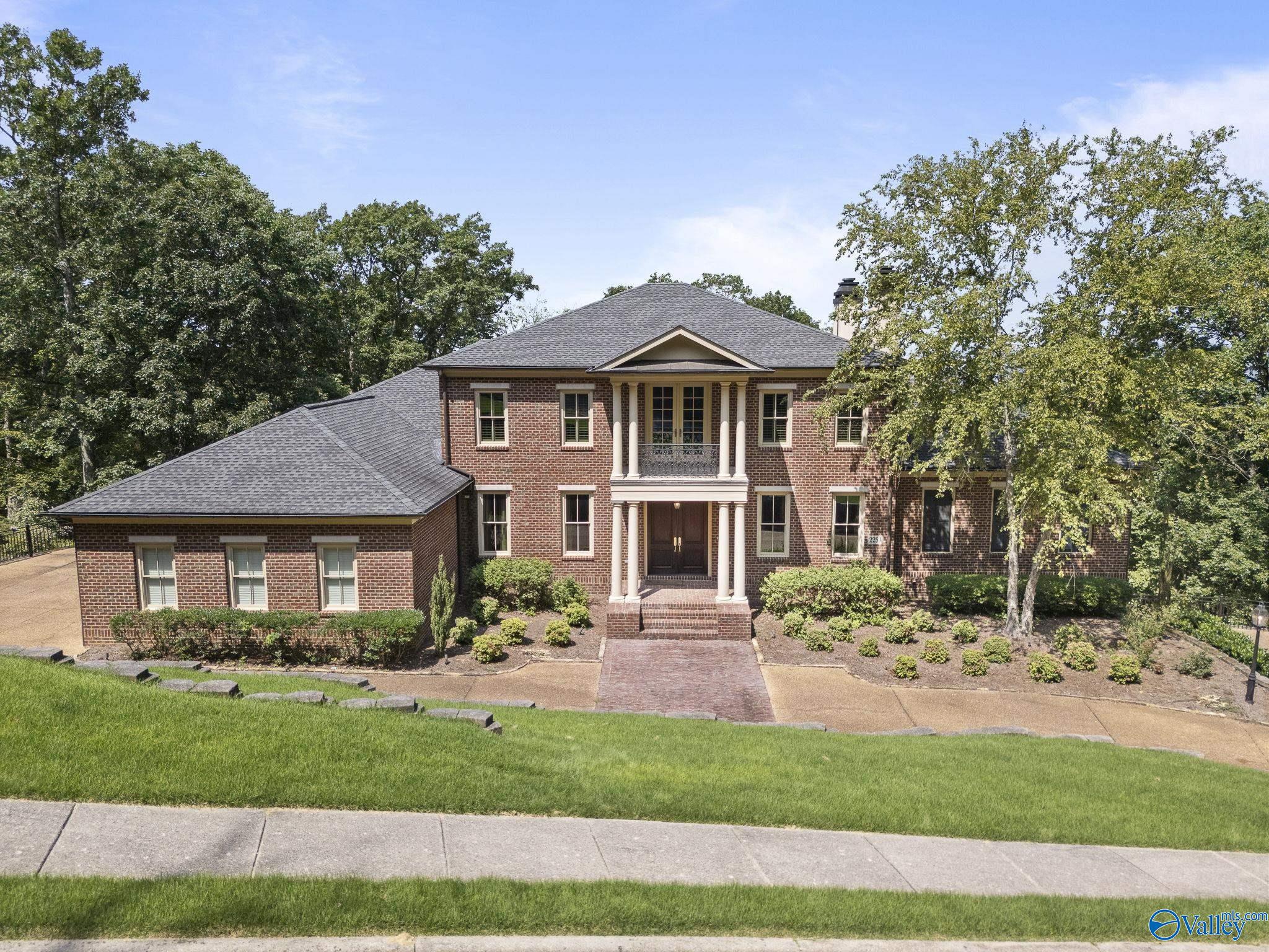 Huntsville, Alabama 35801, United States, 7 Bedrooms Bedrooms, ,6 BathroomsBathrooms,Residential,Active,188524