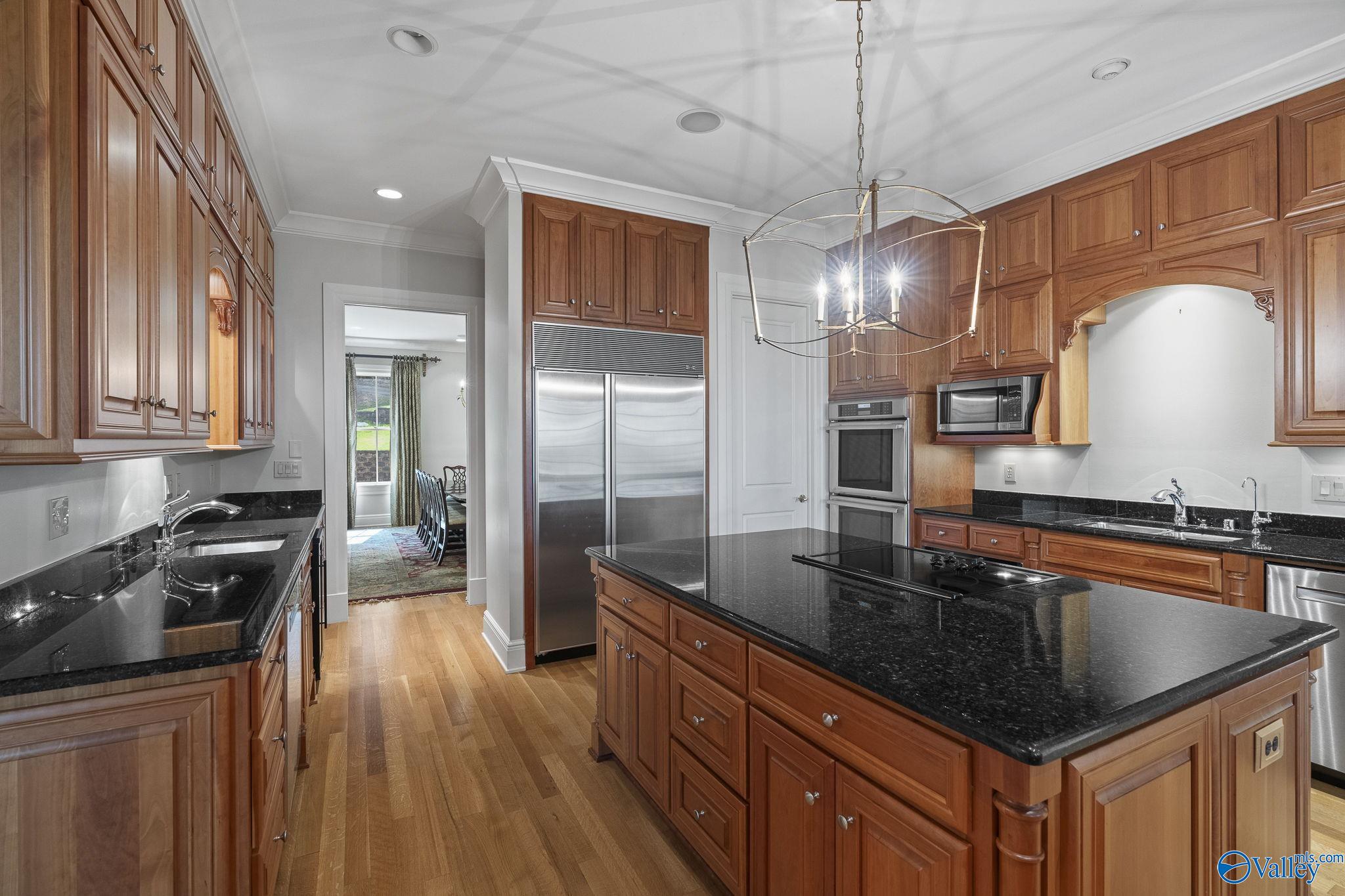 Huntsville, Alabama 35801, United States, 7 Bedrooms Bedrooms, ,6 BathroomsBathrooms,Residential,Active,188524