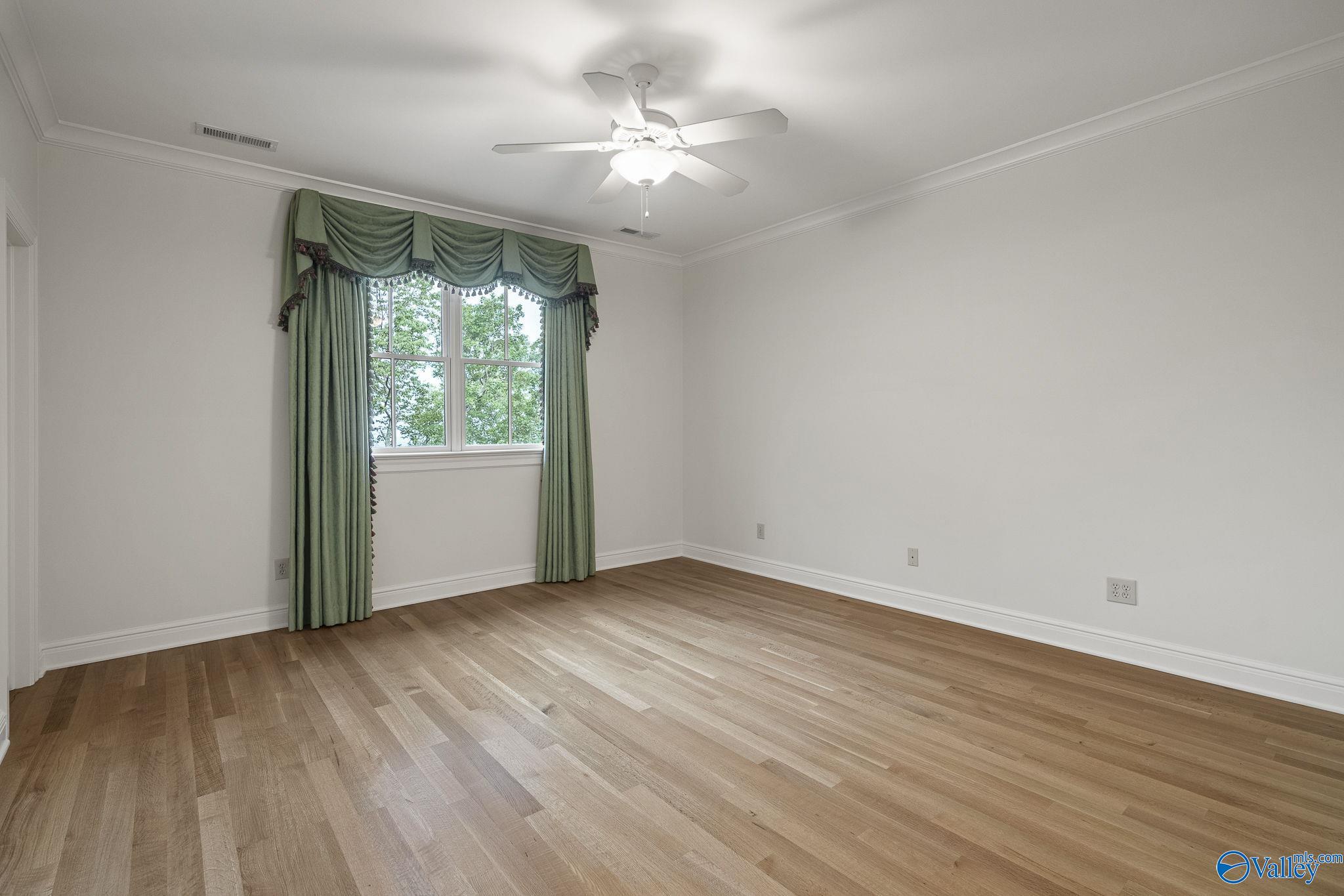 Huntsville, Alabama 35801, United States, 7 Bedrooms Bedrooms, ,6 BathroomsBathrooms,Residential,Active,188524