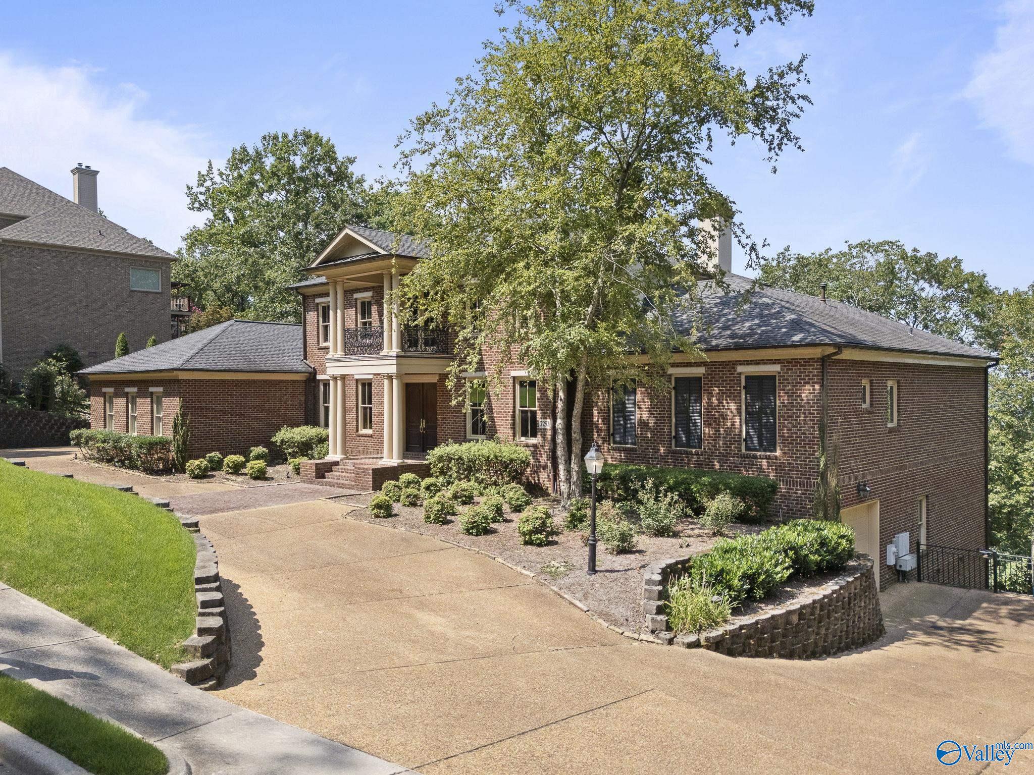 Huntsville, Alabama 35801, United States, 7 Bedrooms Bedrooms, ,6 BathroomsBathrooms,Residential,Active,188524