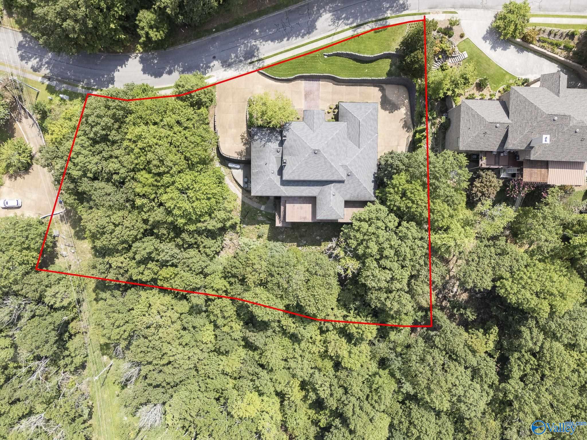 Huntsville, Alabama 35801, United States, 7 Bedrooms Bedrooms, ,6 BathroomsBathrooms,Residential,Active,188524