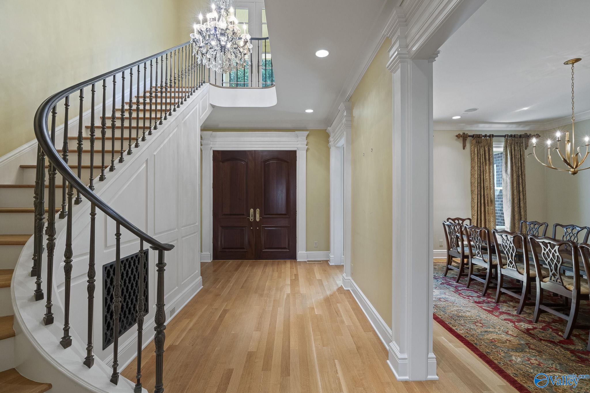 Huntsville, Alabama 35801, United States, 7 Bedrooms Bedrooms, ,6 BathroomsBathrooms,Residential,Active,188524