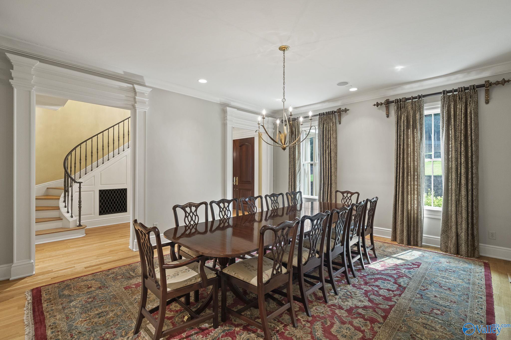 Huntsville, Alabama 35801, United States, 7 Bedrooms Bedrooms, ,6 BathroomsBathrooms,Residential,Active,188524