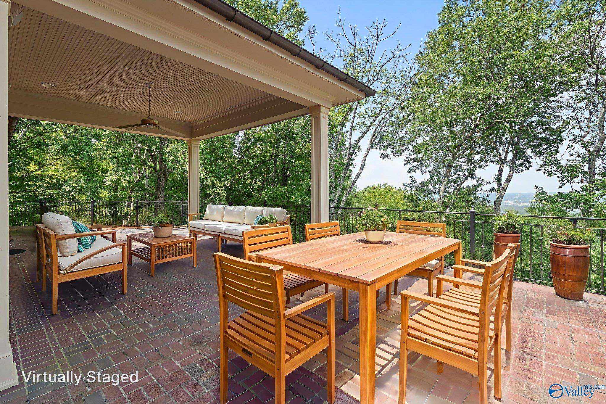 Huntsville, Alabama 35801, United States, 7 Bedrooms Bedrooms, ,6 BathroomsBathrooms,Residential,Active,188524