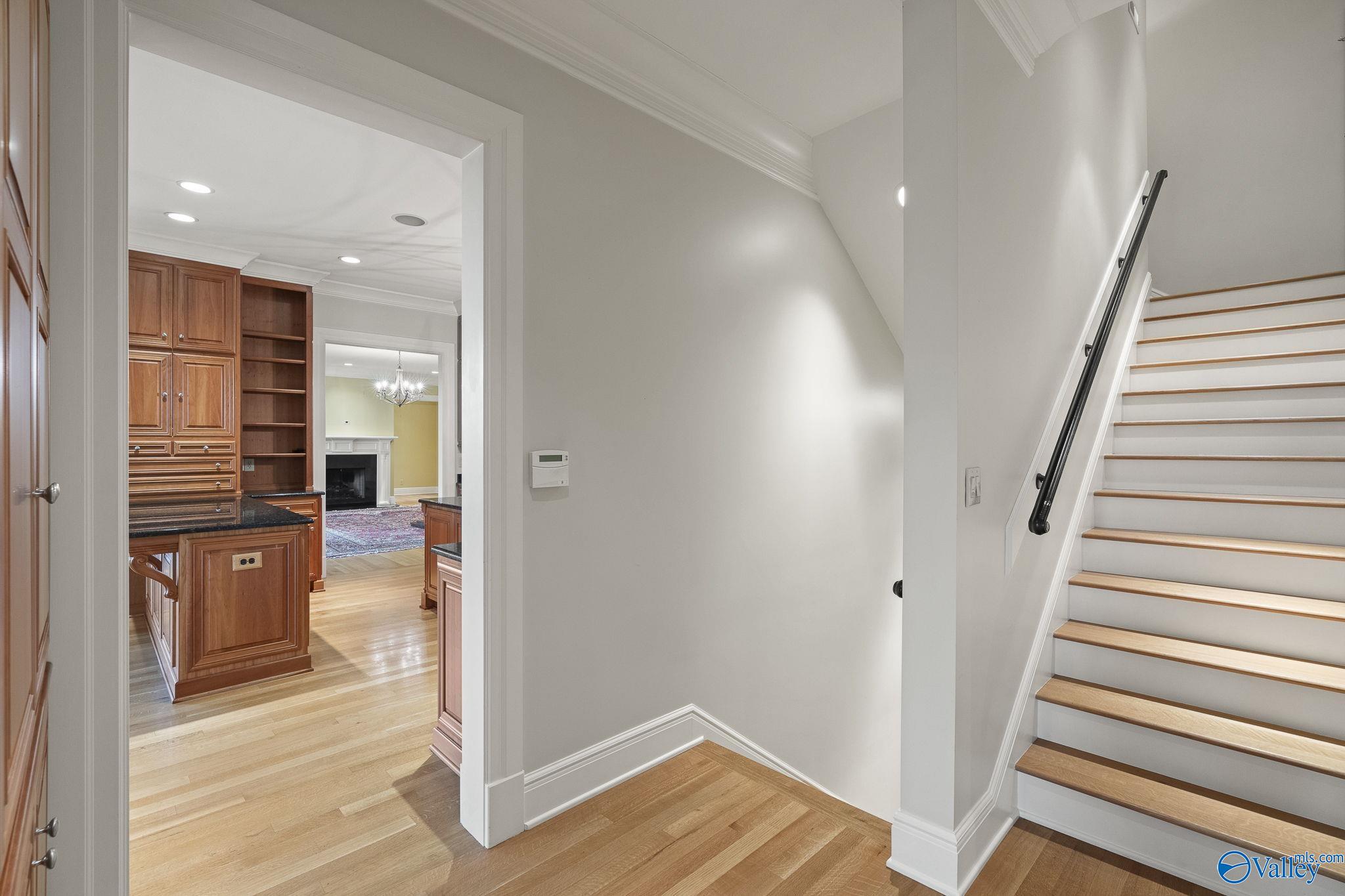 Huntsville, Alabama 35801, United States, 7 Bedrooms Bedrooms, ,6 BathroomsBathrooms,Residential,Active,188524