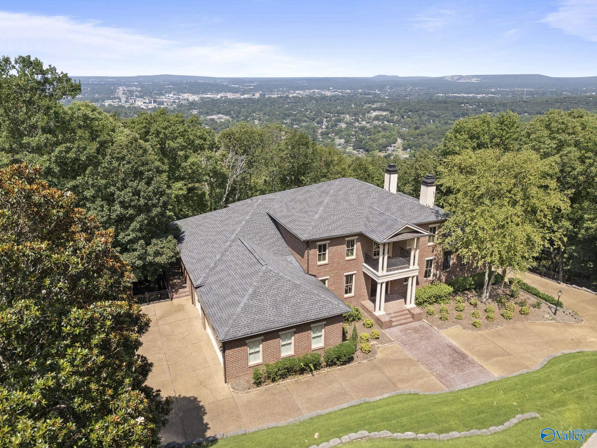 Huntsville, Alabama 35801, United States, 7 Bedrooms Bedrooms, ,6 BathroomsBathrooms,Residential,Active,188524