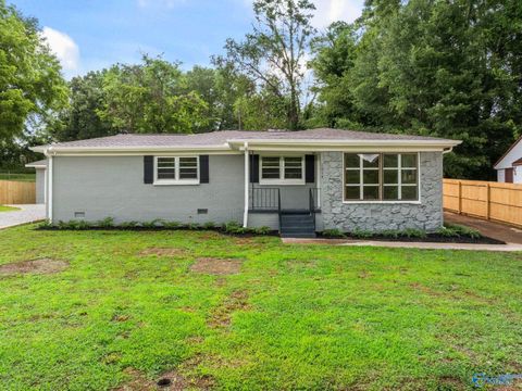 Homes For Sale - 1014 Madison Avenue<br/> Tuscumbia, AL 35674