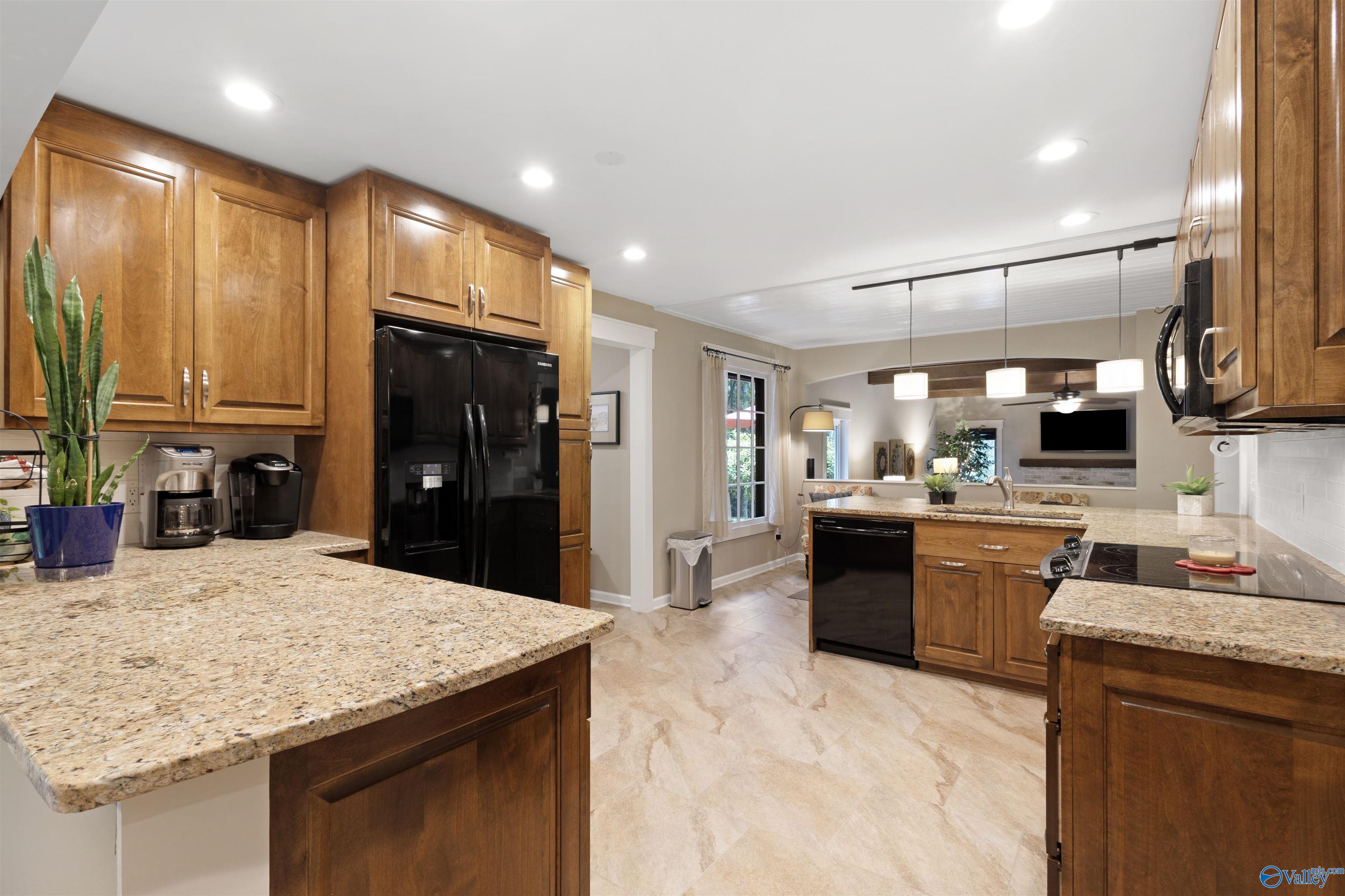 2015 Chapel Hill Road, Decatur, Alabama image 2
