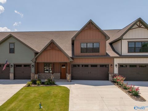 Townhouse For Sale - 110 Whistling Straits Way<br/> Marshall County, Guntersville, AL 35976