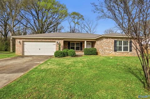 Photo of 1019 Terrehaute Avenue, Decatur, AL 35601 (MLS # 21911899)