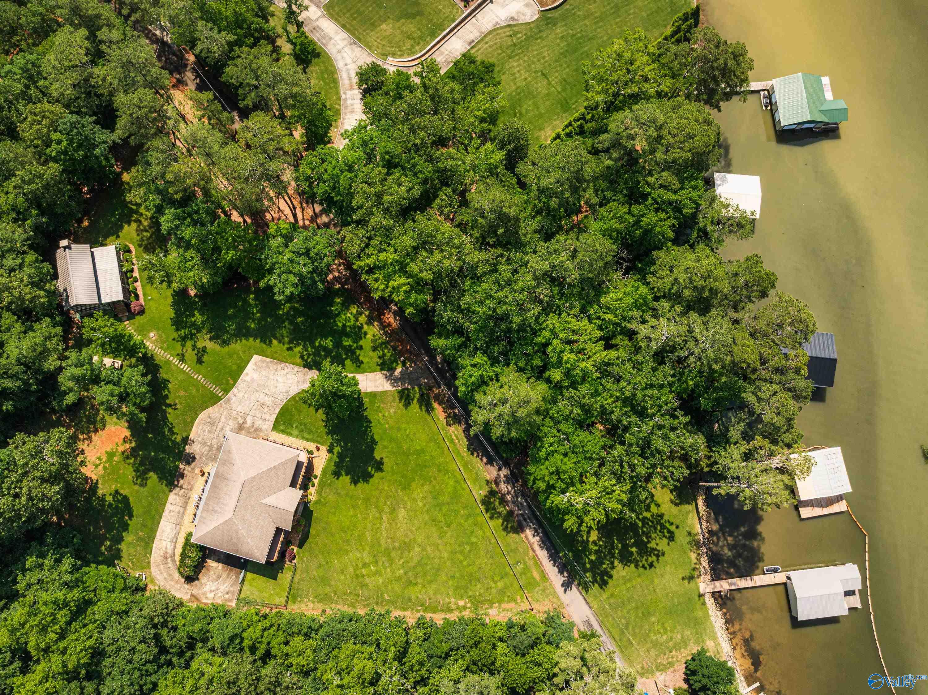 511 Pine Island Circle, Scottsboro, Alabama image 4
