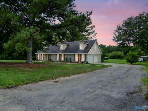 Photo of 233 Shaw Road, Hartselle, AL 35640 (MLS # 21902194)