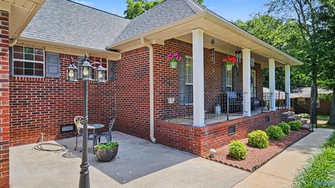 Homes For Sale - 713 Cloverdale Court<br/> Athens, AL 35611