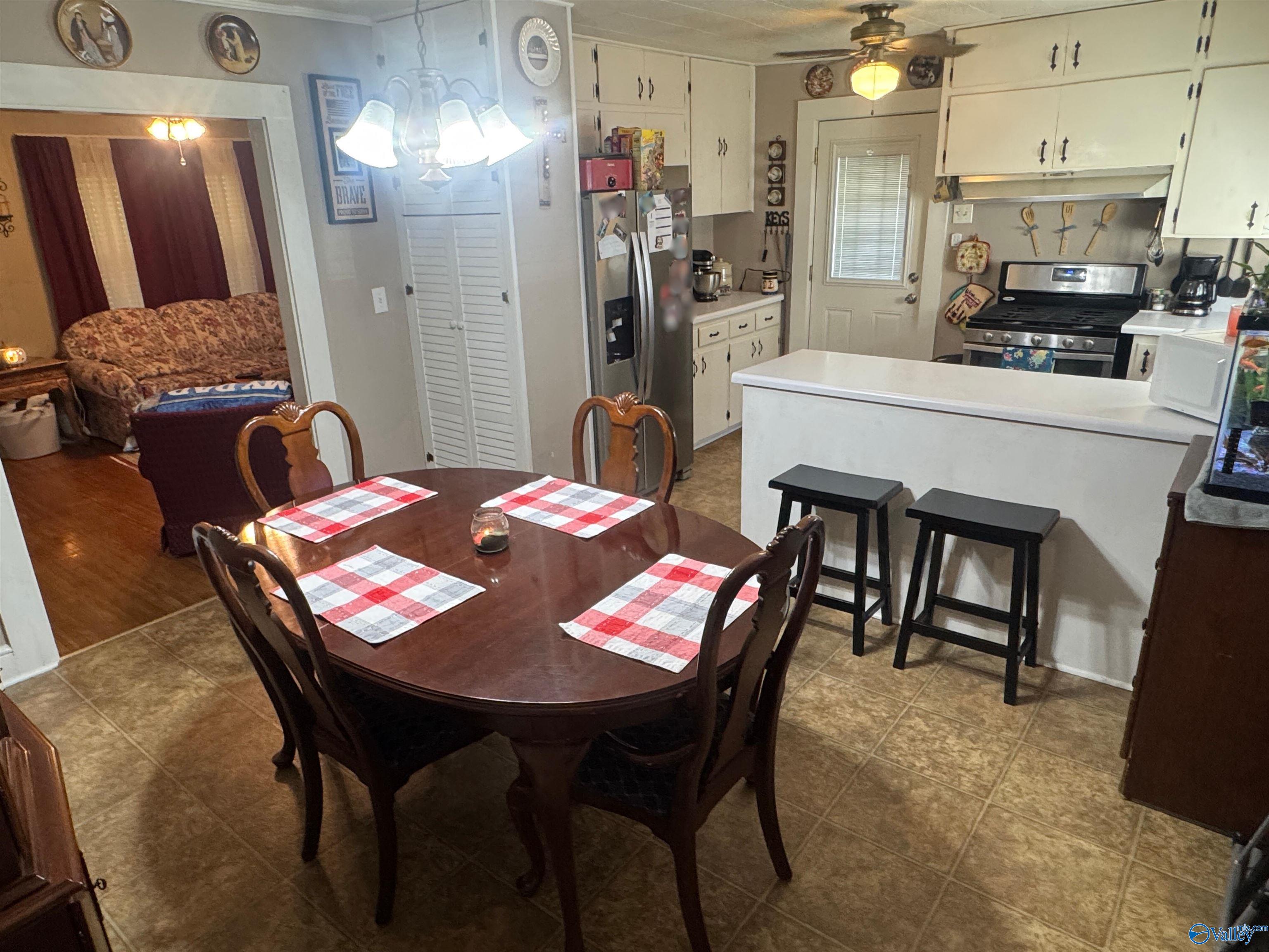 906 Riverview Drive, Gadsden, Alabama image 6