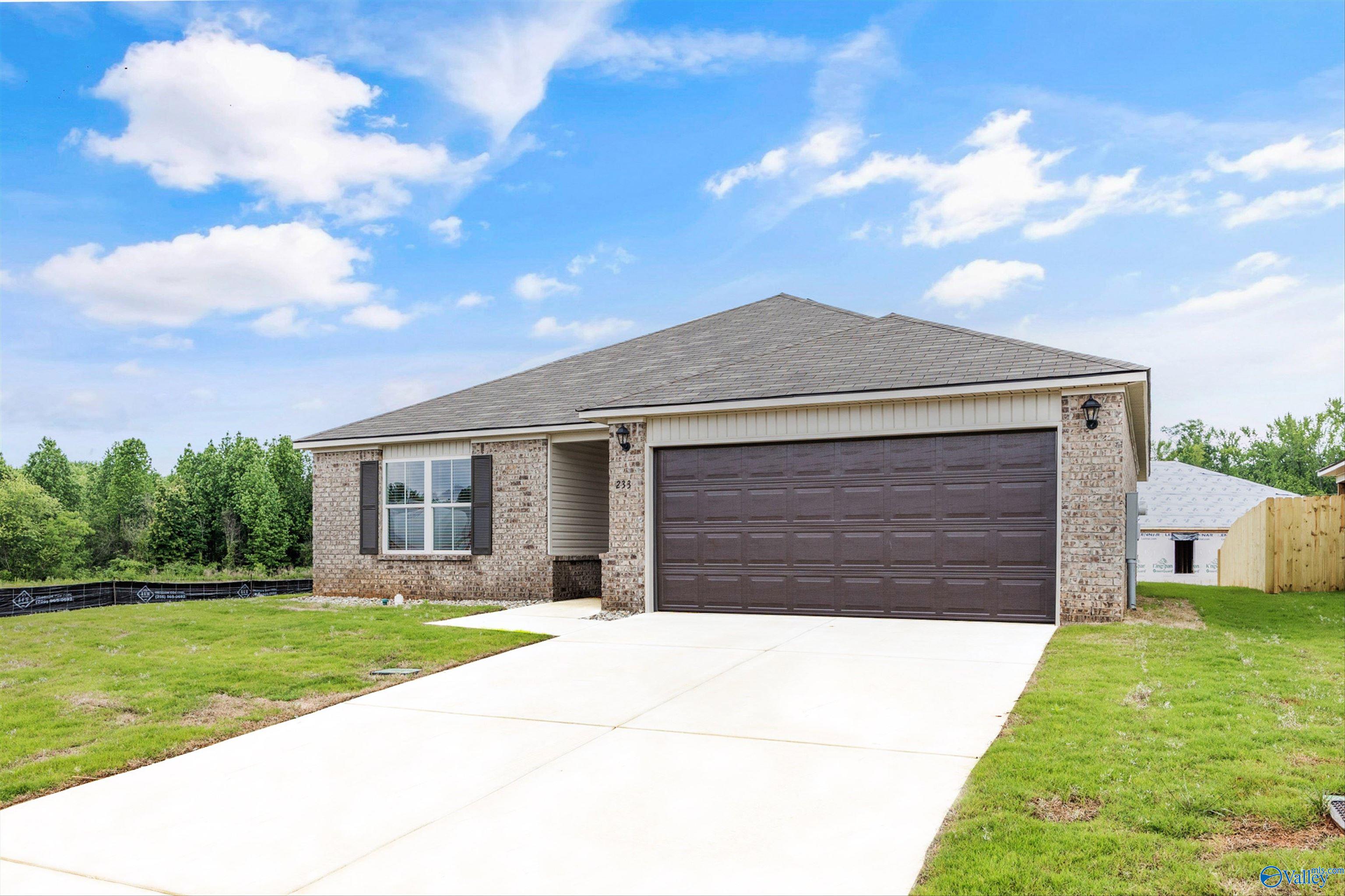 233 Delta Dawn Avenue, Toney, Alabama image 3