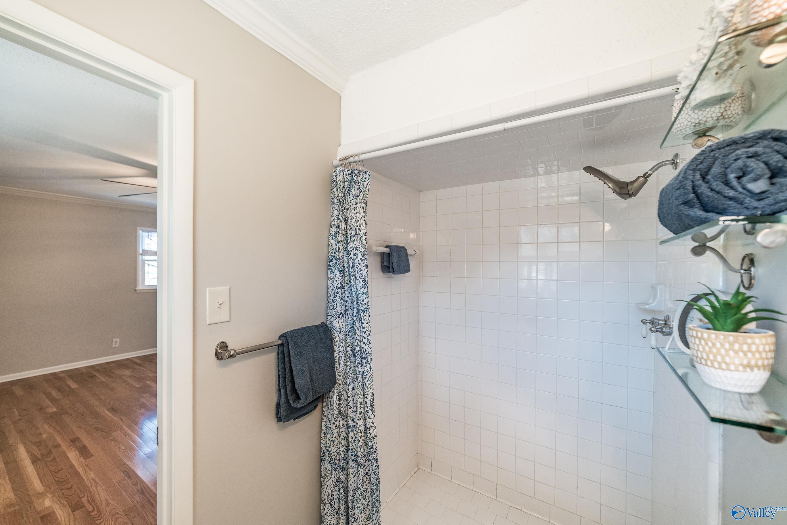 Huntsville, Alabama 35803, United States, 4 Bedrooms Bedrooms, ,3 BathroomsBathrooms,Residential,Active,7174