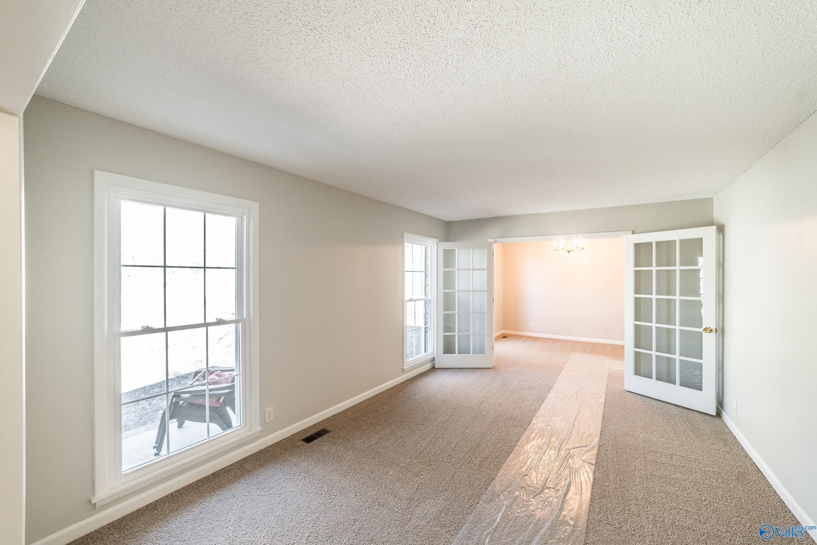 Huntsville, Alabama 35803, United States, 4 Bedrooms Bedrooms, ,3 BathroomsBathrooms,Residential,Active,7174