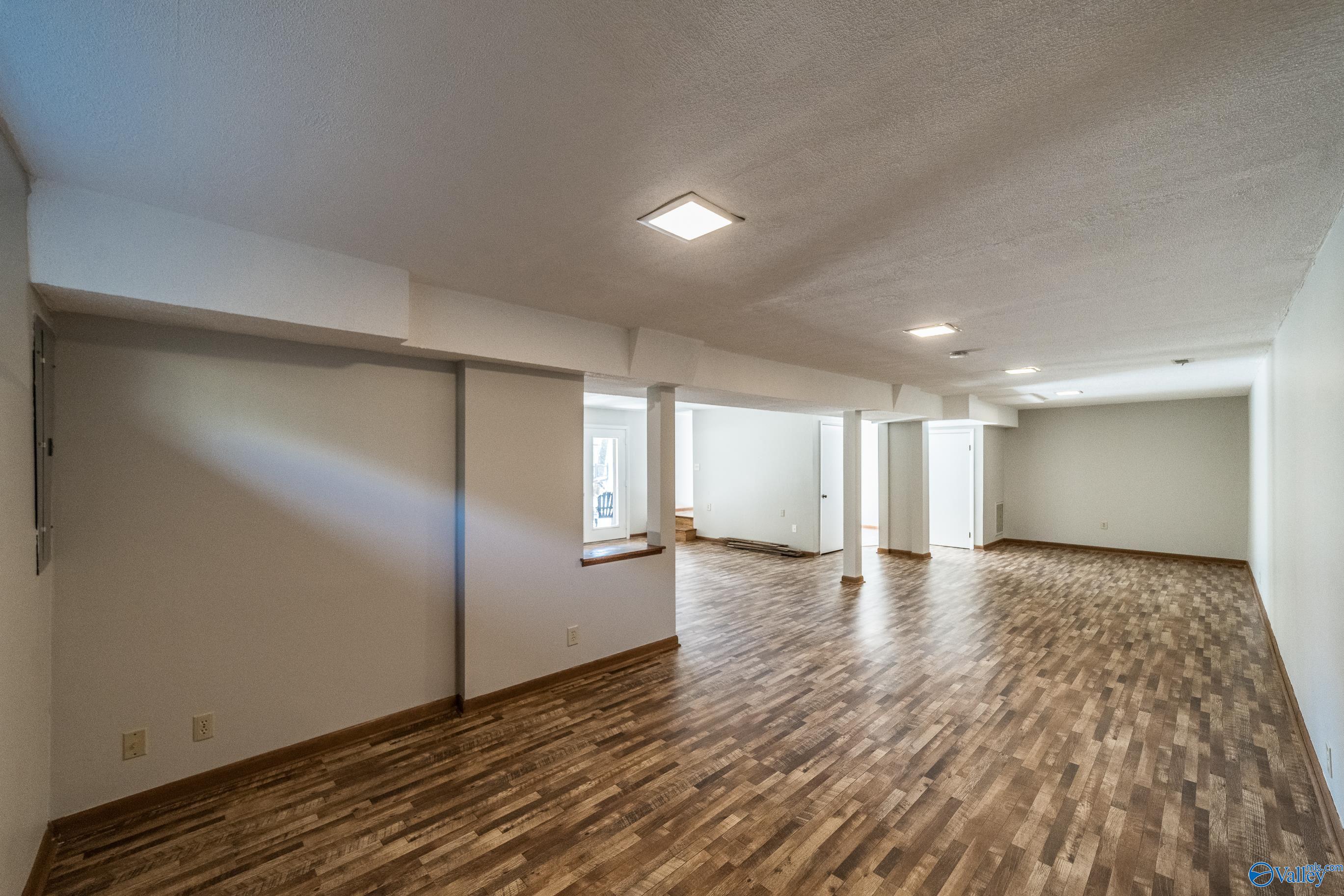 Huntsville, Alabama 35803, United States, 4 Bedrooms Bedrooms, ,3 BathroomsBathrooms,Residential,Active,7174