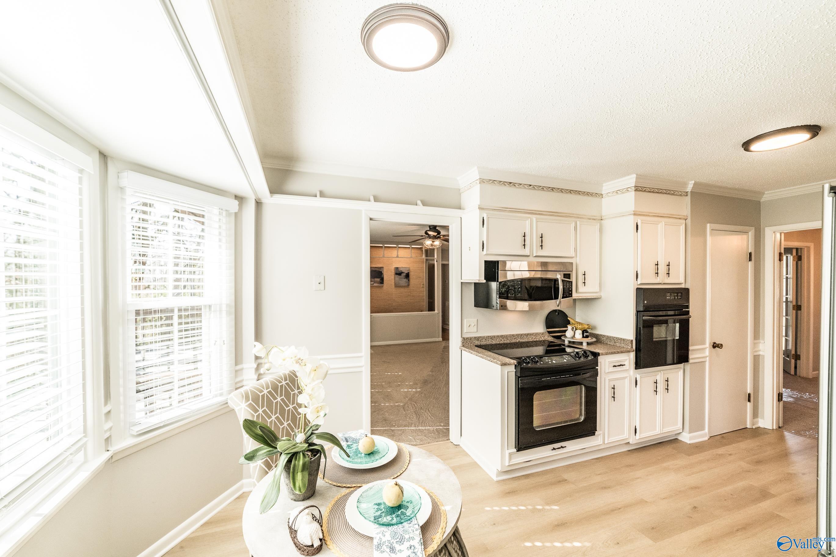 Huntsville, Alabama 35803, United States, 4 Bedrooms Bedrooms, ,3 BathroomsBathrooms,Residential,Active,7174