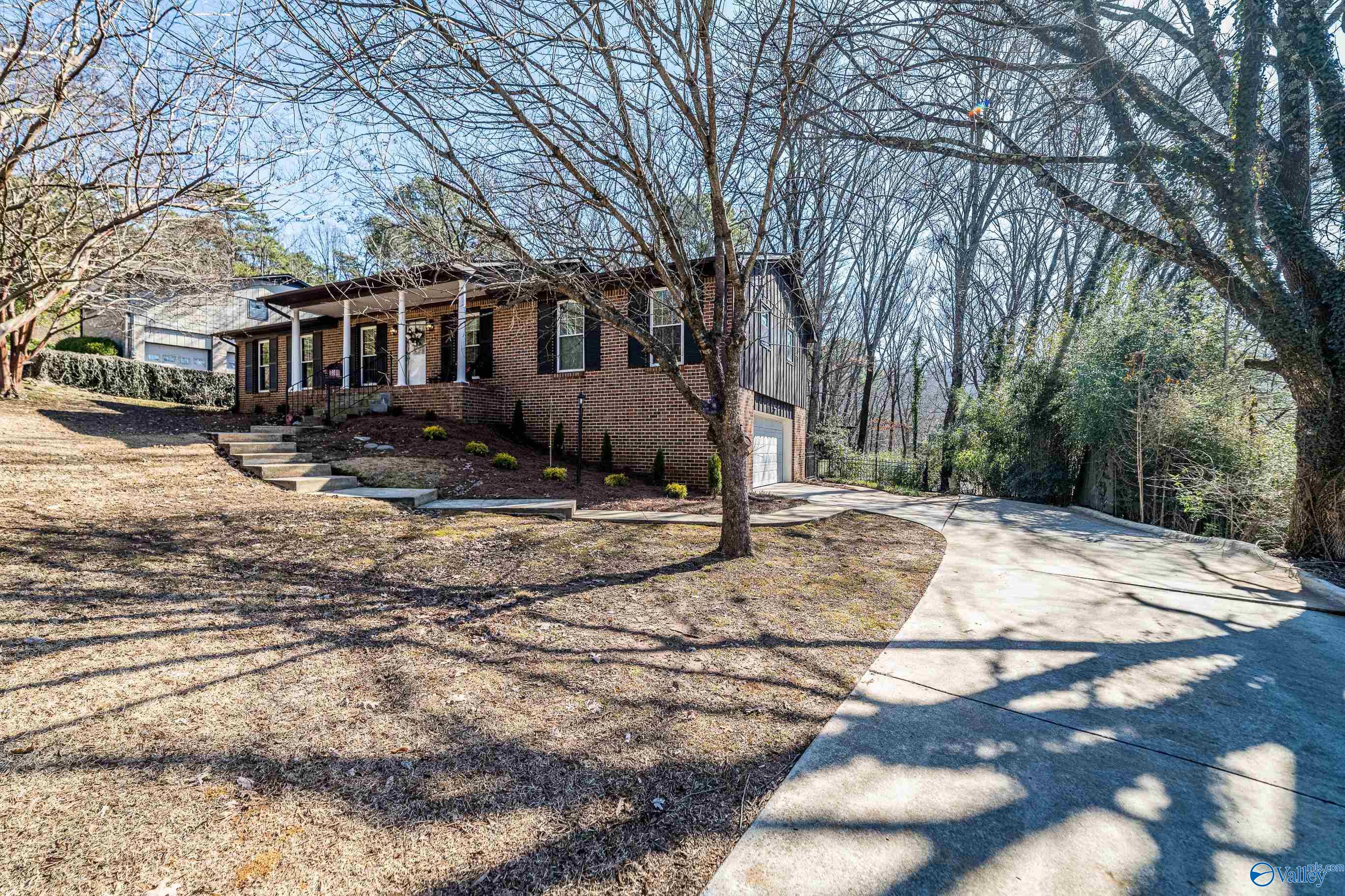 Huntsville, Alabama 35803, United States, 4 Bedrooms Bedrooms, ,3 BathroomsBathrooms,Residential,Active,7174