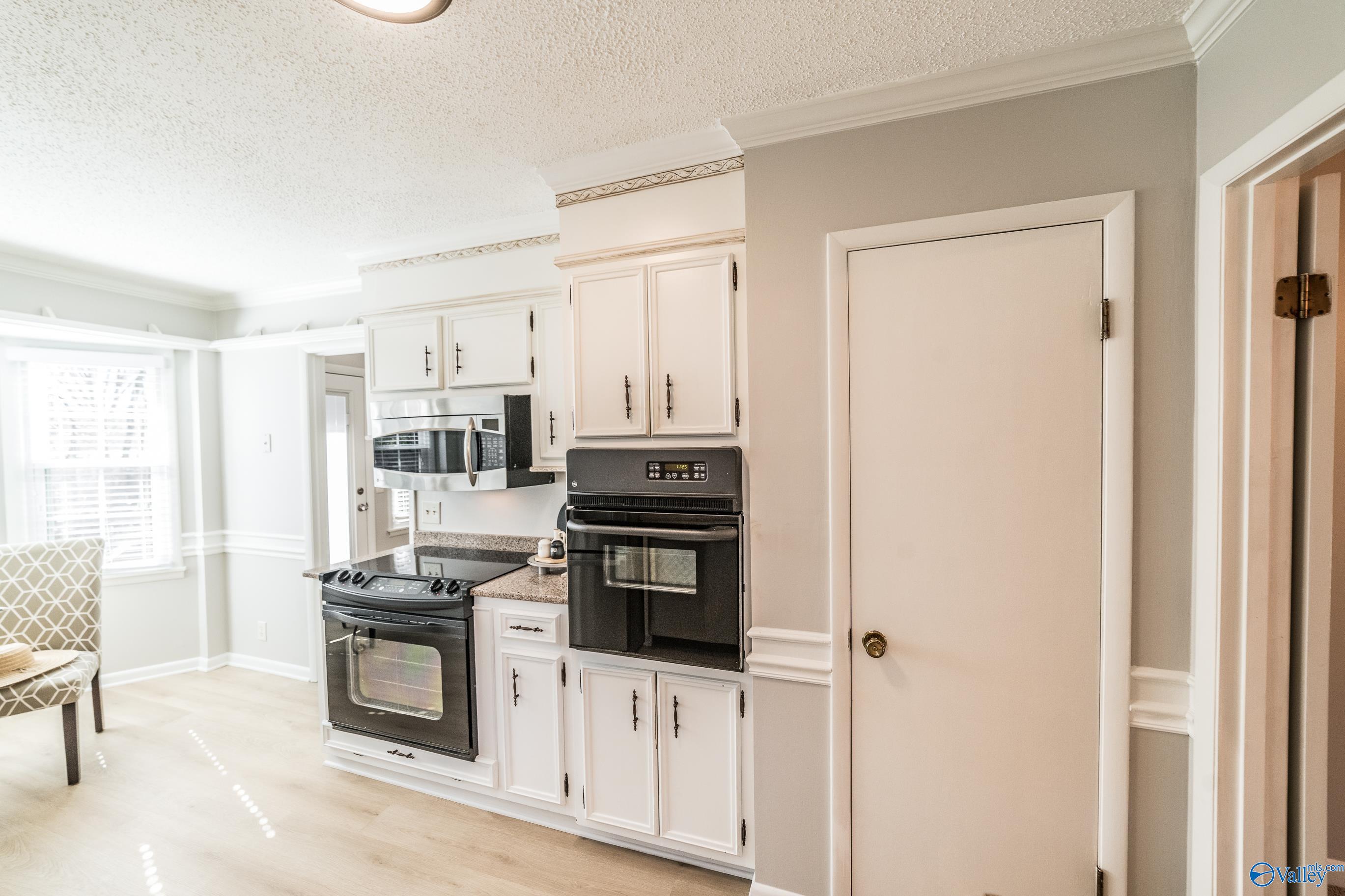 Huntsville, Alabama 35803, United States, 4 Bedrooms Bedrooms, ,3 BathroomsBathrooms,Residential,Active,7174