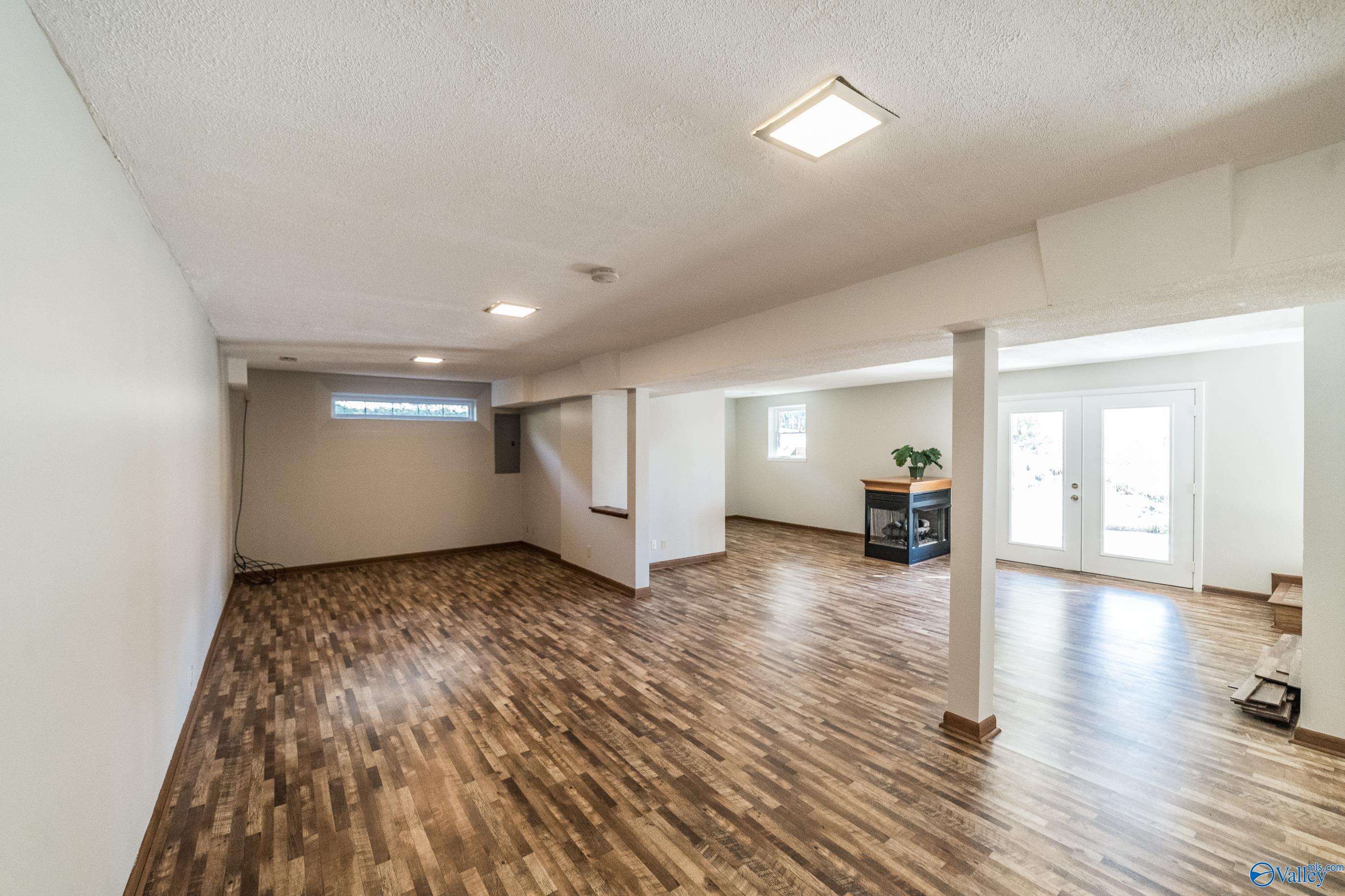 Huntsville, Alabama 35803, United States, 4 Bedrooms Bedrooms, ,3 BathroomsBathrooms,Residential,Active,7174