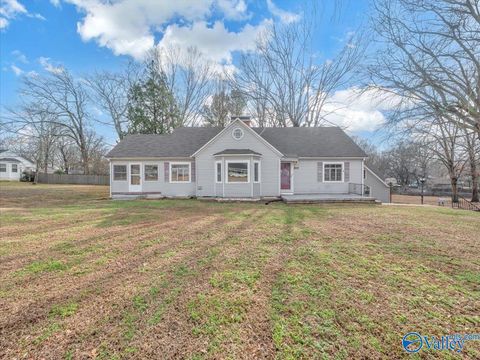 Photo of 333 W Duncan Avenue, Florence, AL 35630 (MLS # 21906691)