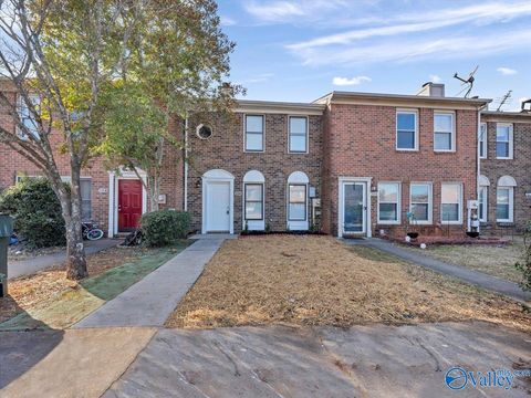 Townhouse For Sale - 126 Cresent Circle<br/> Madison, AL 35758