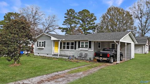 Homes For Sale - 204 Prospect Drive<br/> Hartselle, AL 35640