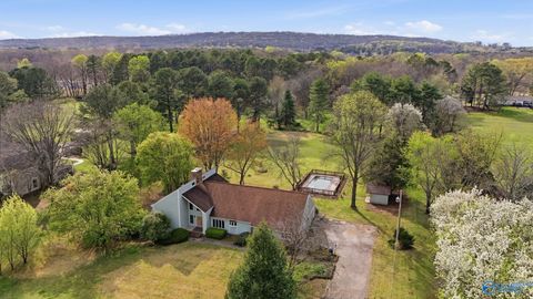 Photo of 172 Country Road NW, Huntsville, AL 35806 (MLS # 21912440)