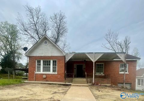 Homes For Sale - 515 Elm Avenue<br/> Etowah County, Gadsden, AL 35903