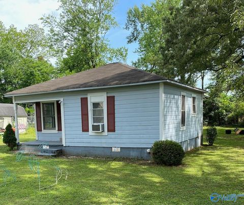 Homes For Sale - 410 Ponroy Street<br/> Jackson County, Scottsboro, AL 35768