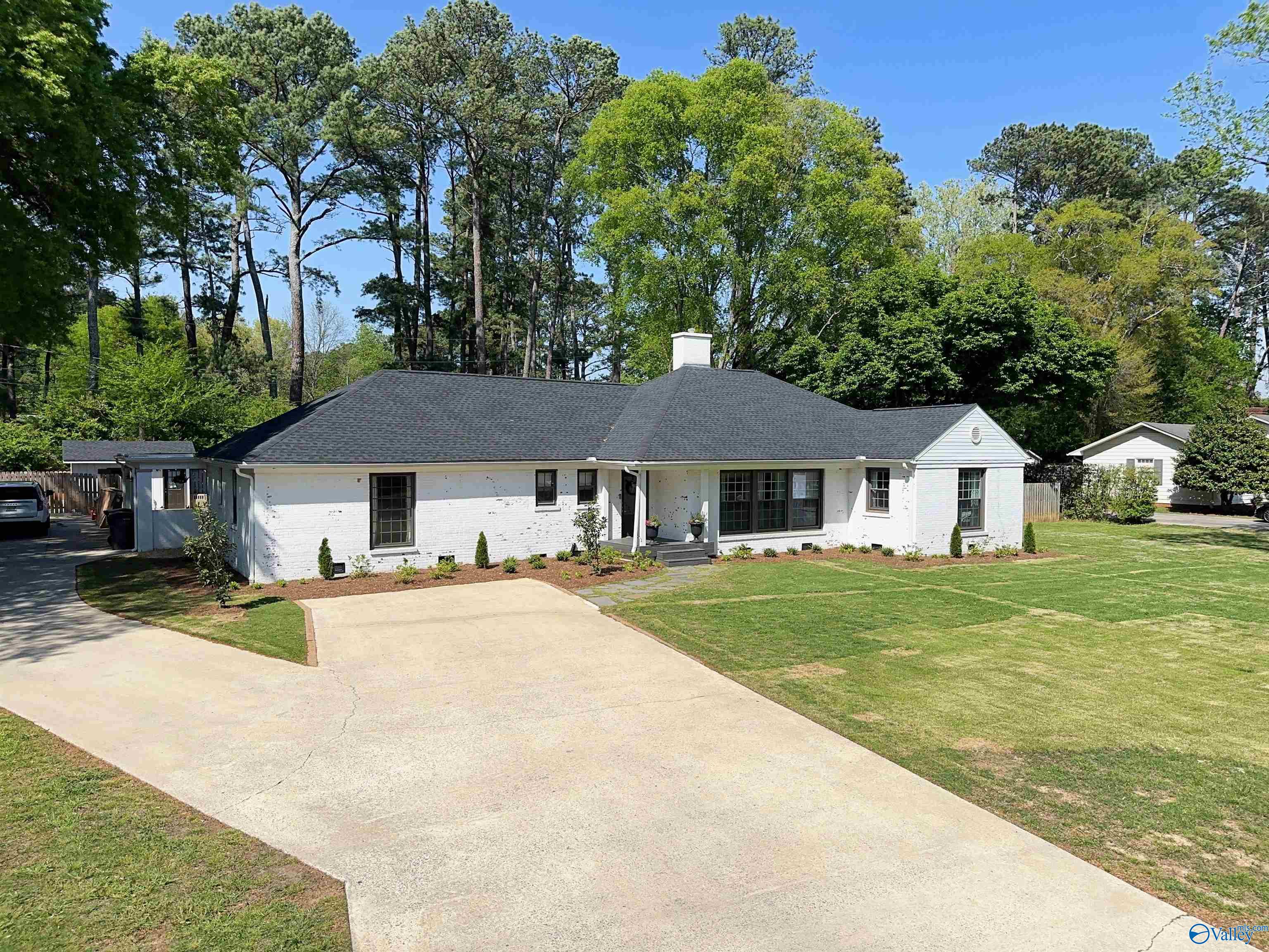 1612 Stratford Road, Decatur, Alabama image 1