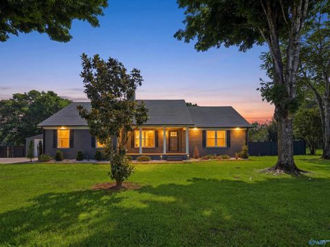Homes For Sale - 105 Hazelwood Drive<br/> Madison County, Hazel Green, AL 35750