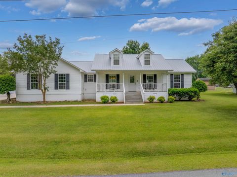 Homes For Sale - 917 Leyland Drive<br/> Albertville, AL 35950