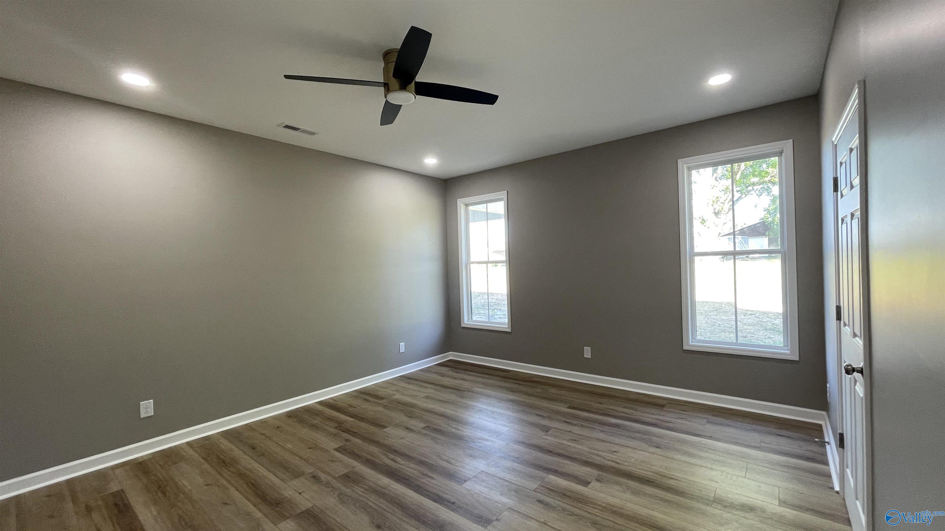 1993 New Haven Drive