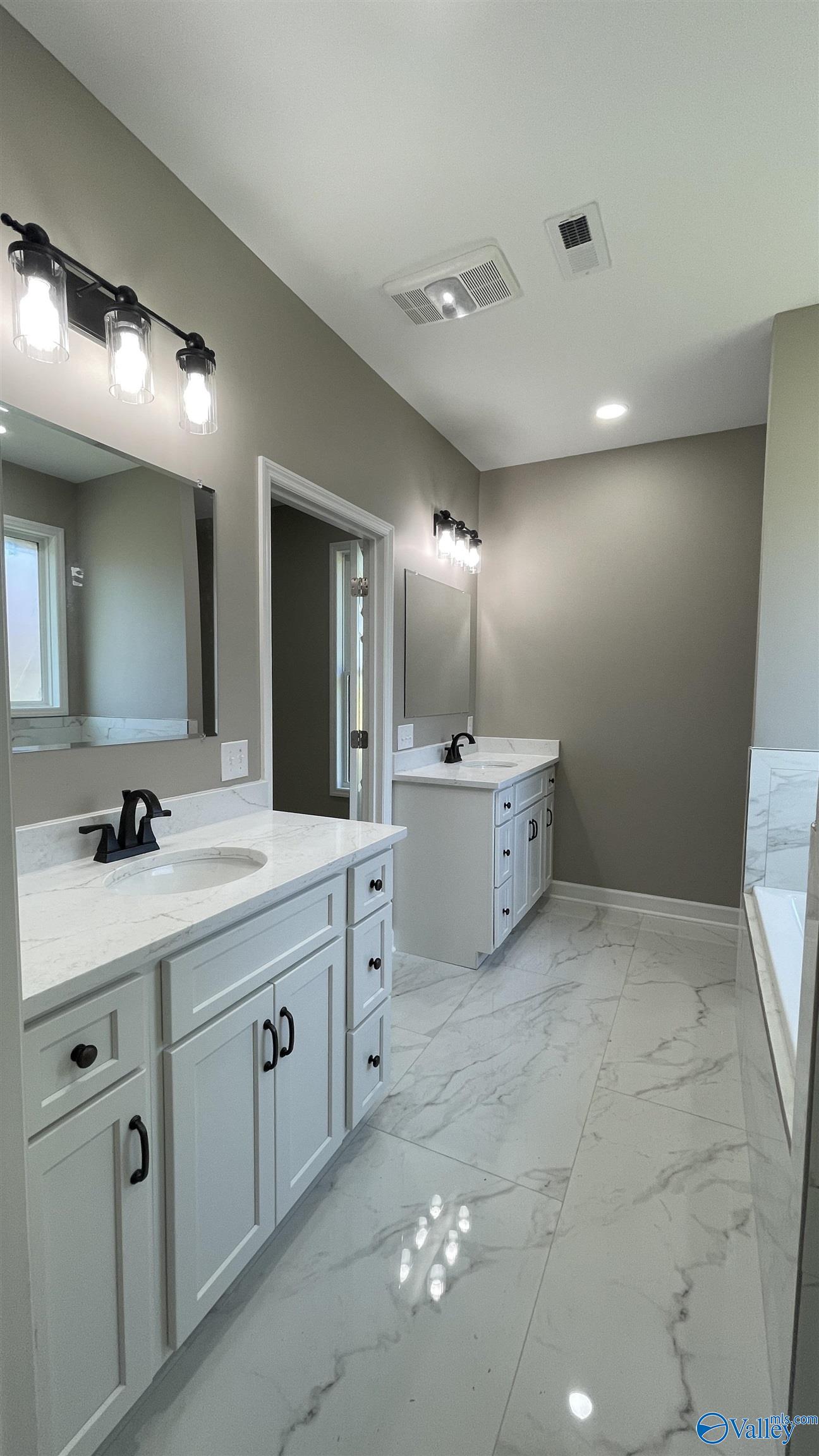 1993 New Haven Drive