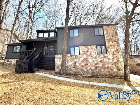 Photo of 14028 Astalot Drive, Huntsville, AL 35803 (MLS # 21912917)