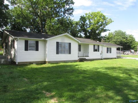 Homes For Sale - 1452 Cave Spring Road<br/> Owens Cross Roads, AL 35763