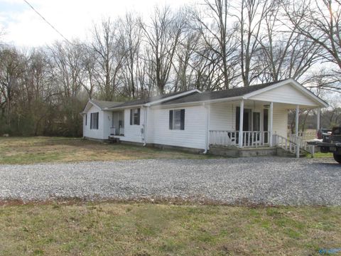 Photo of 1452 Cave Spring Road, Owens Cross Roads, AL 35763 (MLS # 21909386)